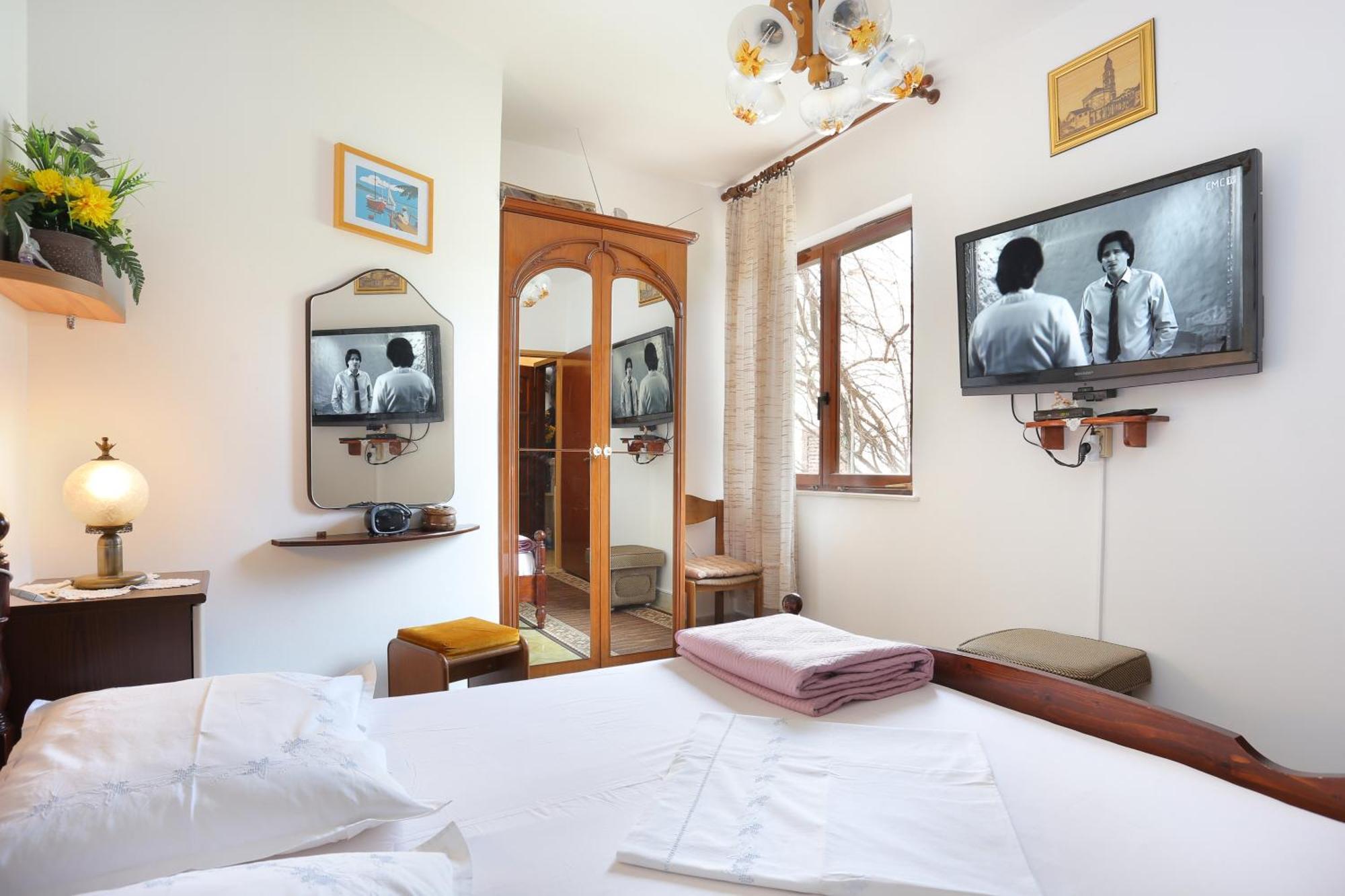 Apartments By The Sea Stanici, Omis - 1028 Tice Bilik gambar